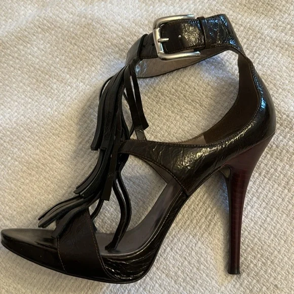 Shoes - Picture 4 of 5